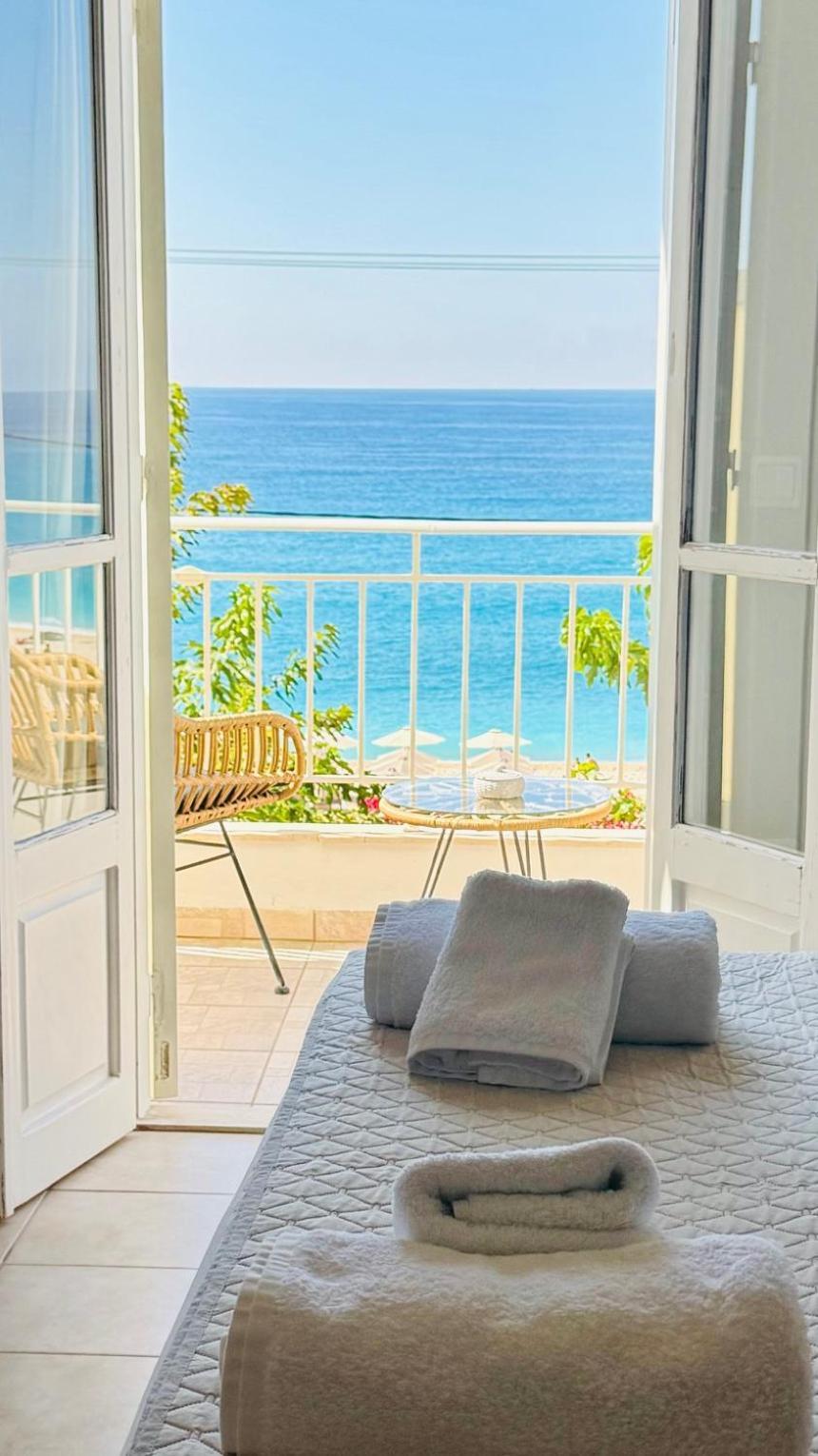 Monato Luxury Apartments อาโยส นิกีตัส ภายนอก รูปภาพ
