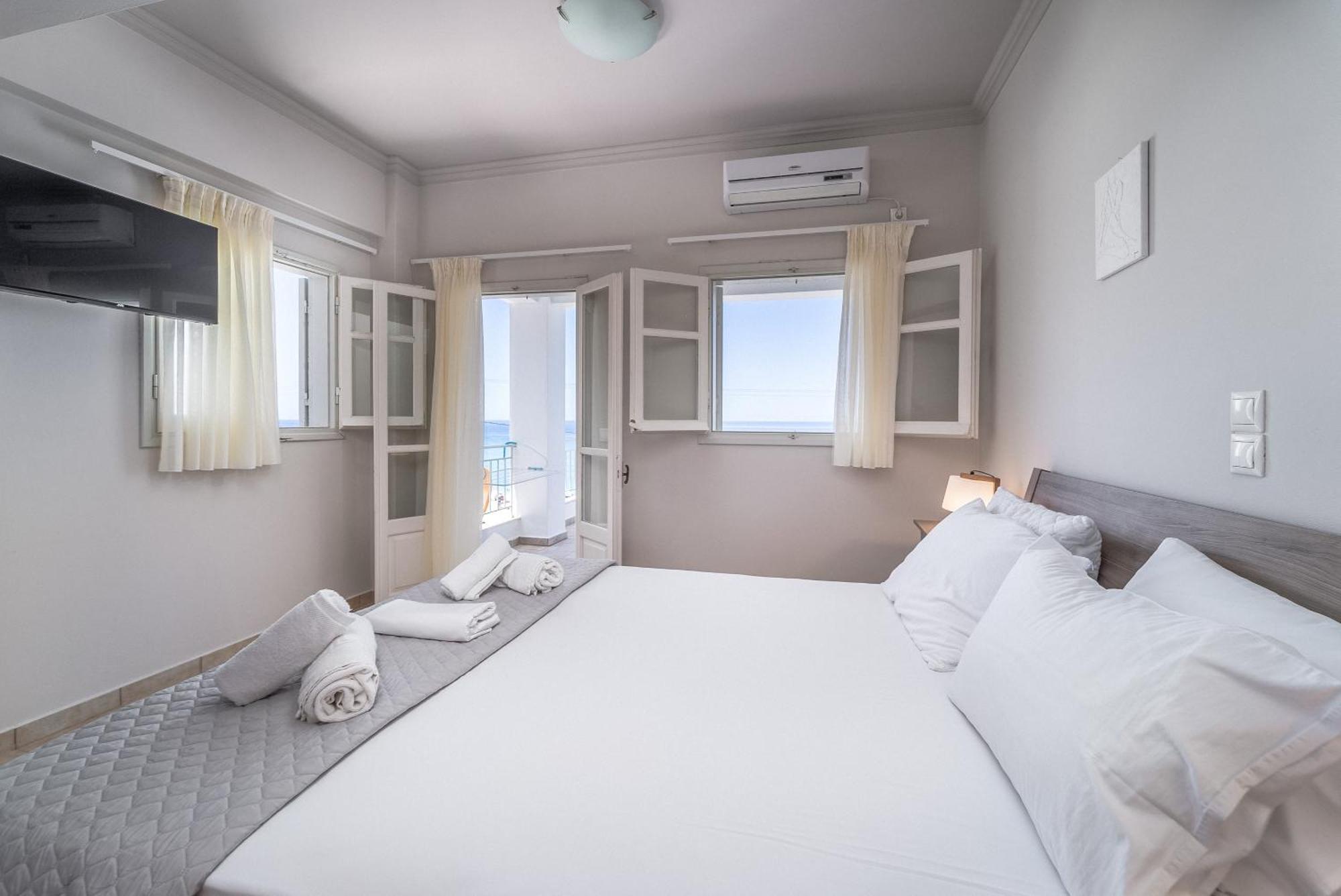 Monato Luxury Apartments อาโยส นิกีตัส ภายนอก รูปภาพ